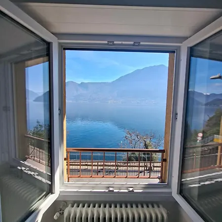 Aurora Сала-Комачина